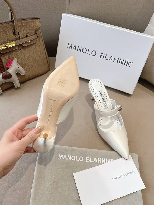 Manolo Blahnik Shoes MBS00064